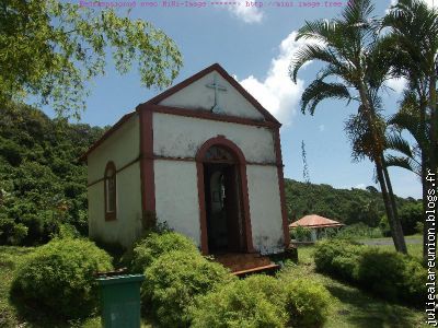 Petite chapelle sur le bord de la route